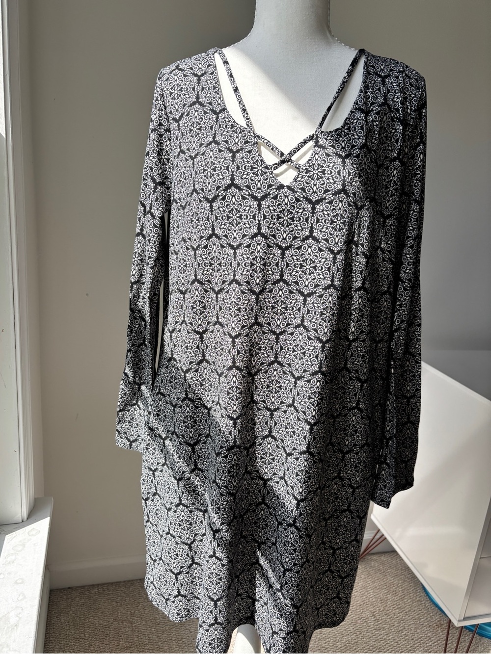 Nine Britton Long-Sleeve Work Dress with Crisscross Neck - Size M